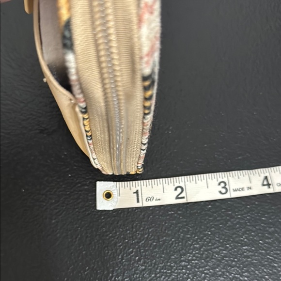 Wrangler Tan and Yellow Crossbody Bag with Adjustable Strap - Picture 13 of 15